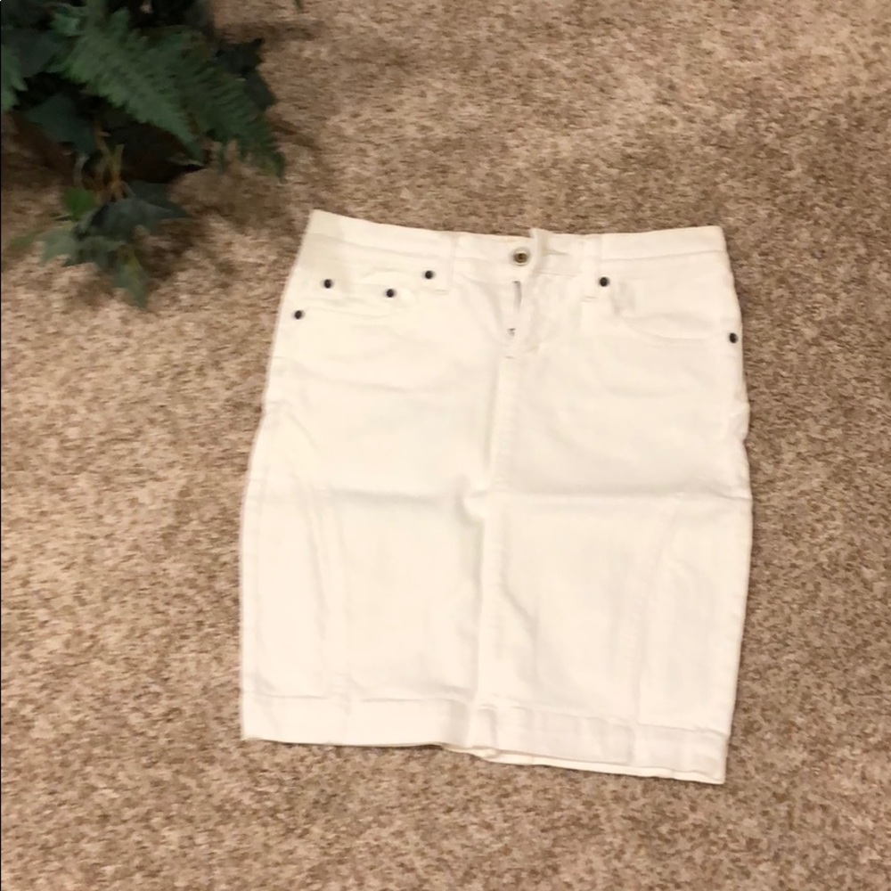 Women skirt